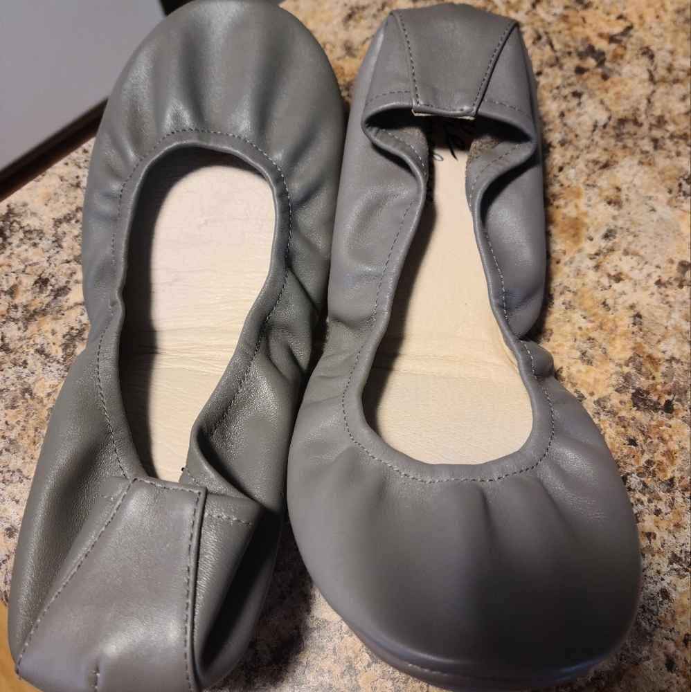 Size 10 Storehouse flats